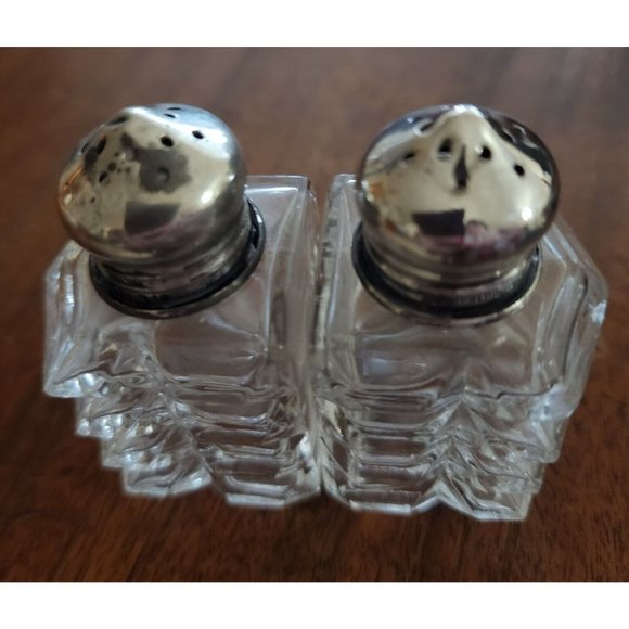 Rogers Sterling & Glass Nestling Salt Pepper Shaker Set 3.5" back to back - Picture 4 of 11